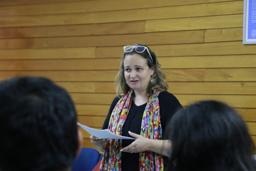 Viviana Hojman realiza taller sobre Convivencia Educativa.